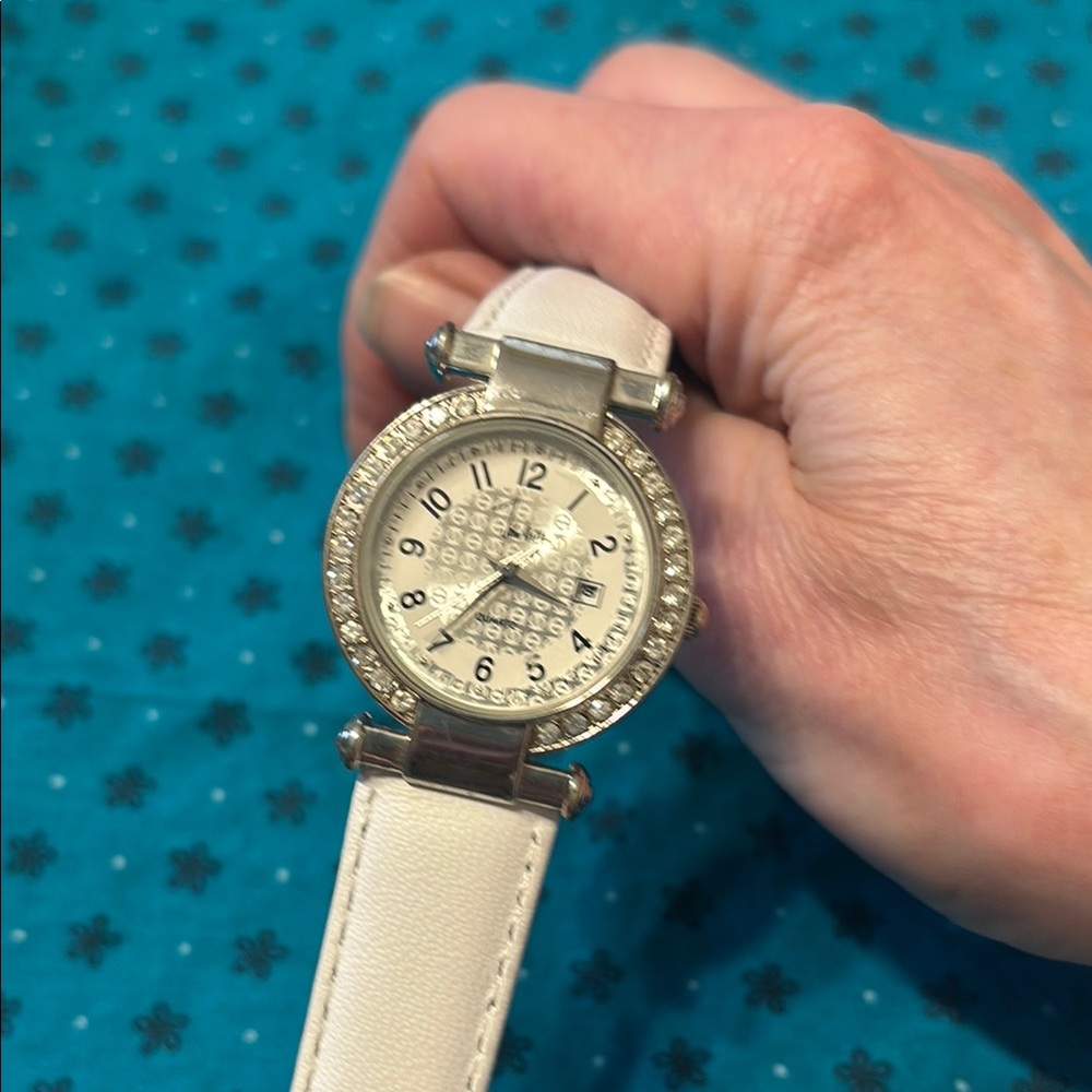 New John Weitz White Wearable Fashion Watch